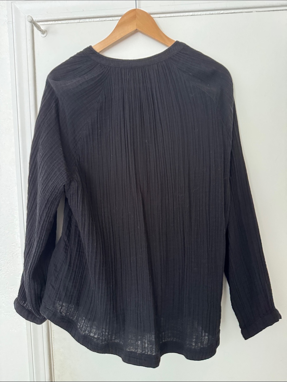 H&M Black Gauzy Cotton Long-Sleeve Textured V-Neck Tunic Small - Picture 4 of 4